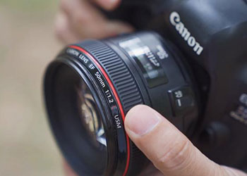 Canon EOS 5div + EF50 1.2L portrait experience